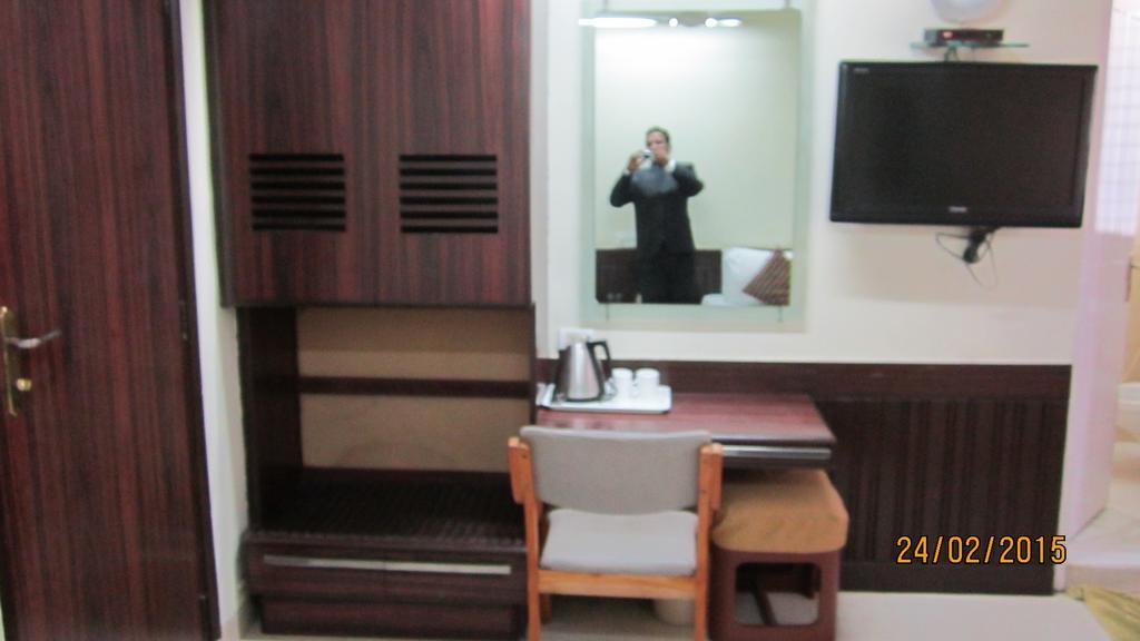 Empire Hotel Mumbai Bilik gambar